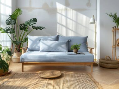 10 inspiracji na wnętrza z sofy w stylu skandynawskim w małych mieszkaniach