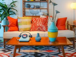 Jakie dodatki najlepiej uzupełniają wnętrza inspirowane stylem retro