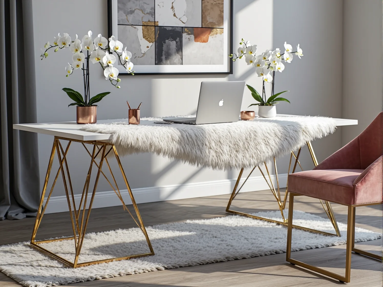 Eleganckie, welurowe fotele przy nowoczesnym biurku w luksusowym wnętrzu coworkingowym w stylu glamour.